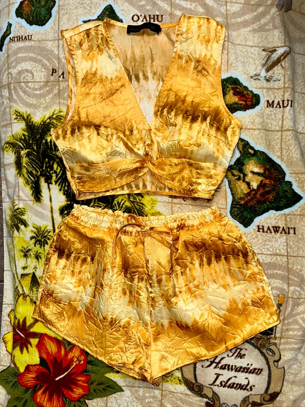 House of Harlow 1960 Yellow Satin Twist-Front CropTop S & Matching Shorts XS Set